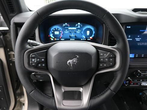 New 2025 Ford Bronco Badlands image 10