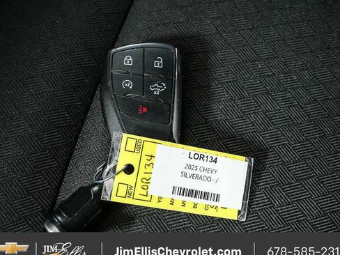 Certified 2025 Chevrolet Silverado 1500 LT AWD/4WD image 35