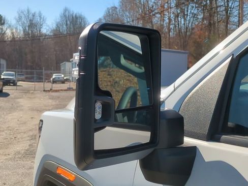 New 2024 GMC Sierra 2500 Pro w/ Convenience Package AWD/4WD image 10