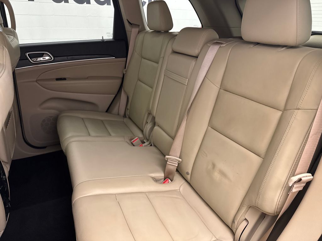 Used 2020 Jeep Grand Cherokee Limited AWD/4WD image 22