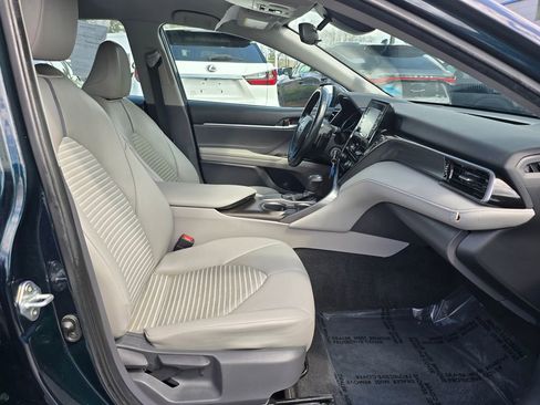 Used 2021 Toyota Camry SE image 12