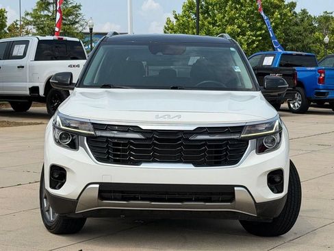 Used 2024 Kia Seltos S FWD image 2