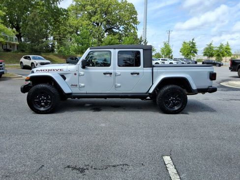Used 2023 Jeep Gladiator Mojave w/ Cold Weather Group AWD/4WD image 8