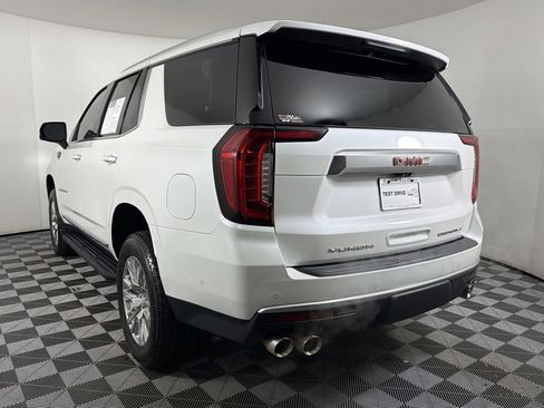 Used 2023 GMC Yukon Denali w/ Advanced Technology Package image 4