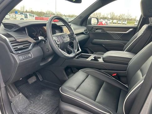 Used 2025 GMC Acadia Denali w/ LPO, Floor Liner Package AWD/4WD image 11