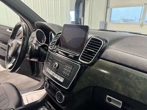 Used 2018 Mercedes-Benz GLS 450 4MATIC image 25