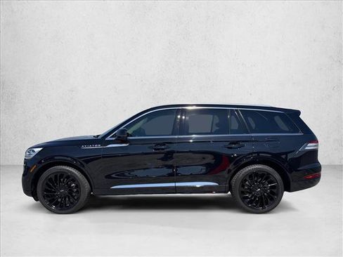 Used 2022 Lincoln Aviator Reserve w/ Equipment Group 201A AWD/4WD image 9