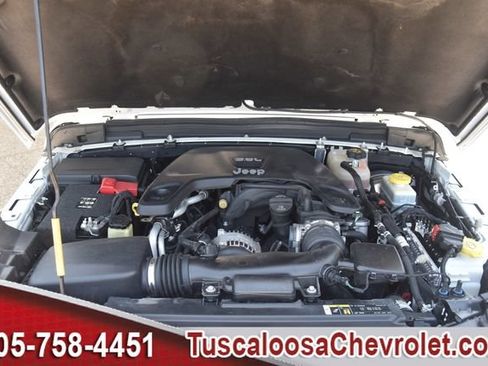 Used 2018 Jeep Wrangler Unlimited Sahara AWD/4WD image 41