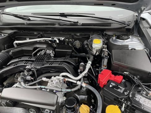 Used 2025 Subaru Outback Premium image 42