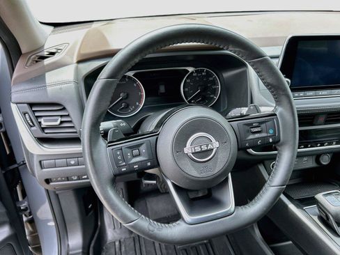 Used 2023 Nissan Rogue SV w/ SV Premium B Package FWD image 39
