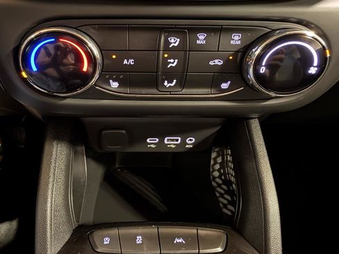 Used 2021 Chevrolet TrailBlazer LT w/ Driver Confidence Package FWD image 19