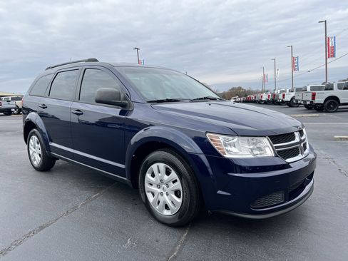 Used 2020 Dodge Journey SE image 4