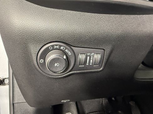 Used 2025 Jeep Compass Limited AWD/4WD image 21