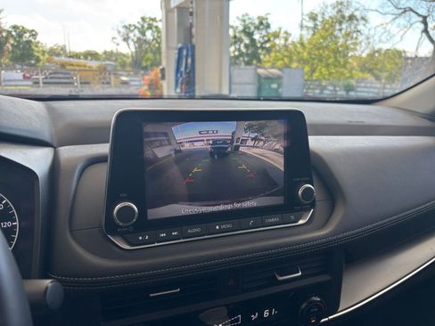 Used 2025 Nissan Rogue SV image 25