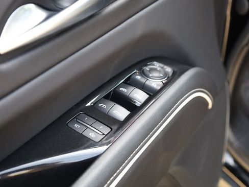 Used 2023 Cadillac Escalade Premium Luxury AWD/4WD image 13