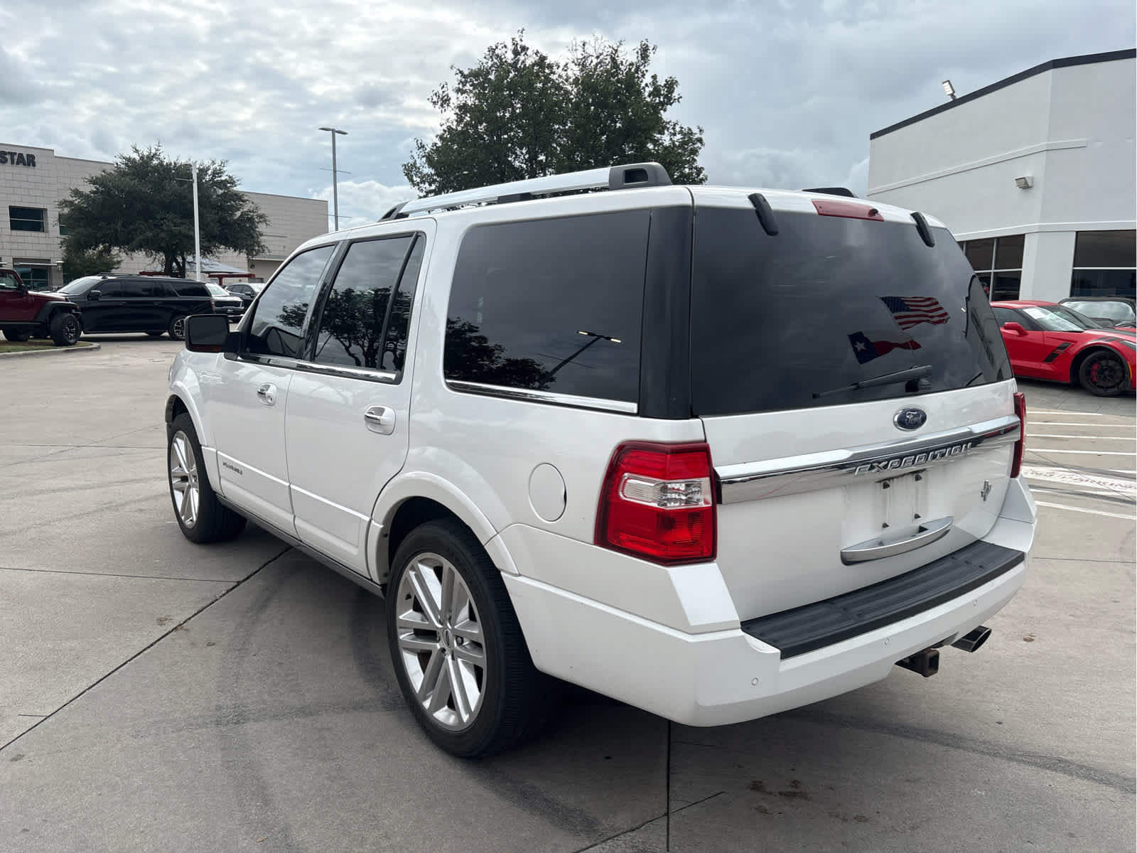 Used 2017 Ford Expedition Platinum AWD/4WD image 7