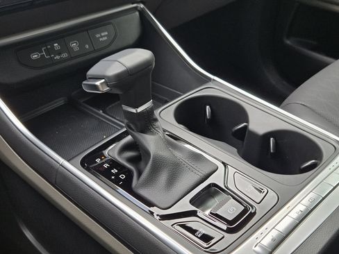 New 2026 Kia Carnival EX FWD image 16