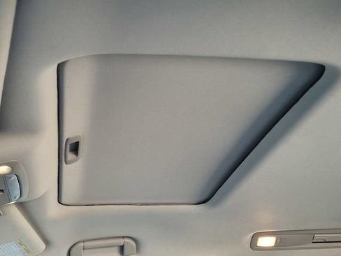 Used 2022 Nissan Armada SL w/ Captain's Chairs Package RWD image 17