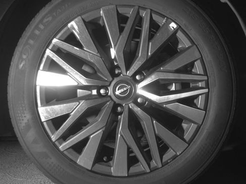 Used 2025 Nissan Altima 2.5 SV image 13