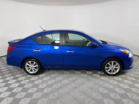 Used 2015 Nissan Versa SL image 4