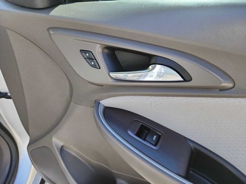 Used 2022 Chevrolet Malibu LS FWD image 34