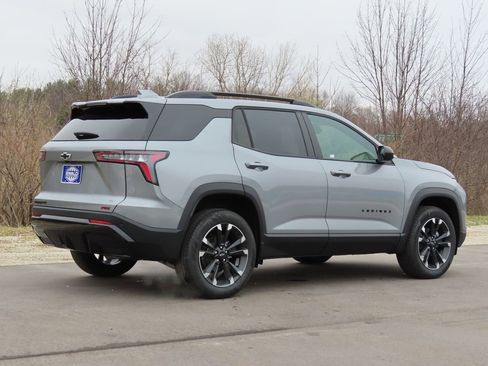 New 2026 Chevrolet Equinox RS image 3