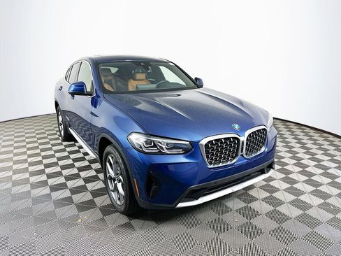 Used 2025 BMW X4 xDrive30i AWD/4WD image 2