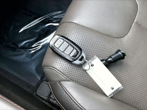 Used 2020 Hyundai Santa Fe Limited image 15