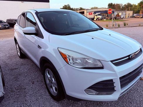 Used 2015 Ford Escape SE AWD/4WD image 2
