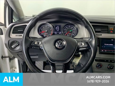 Used 2016 Volkswagen Golf S image 22
