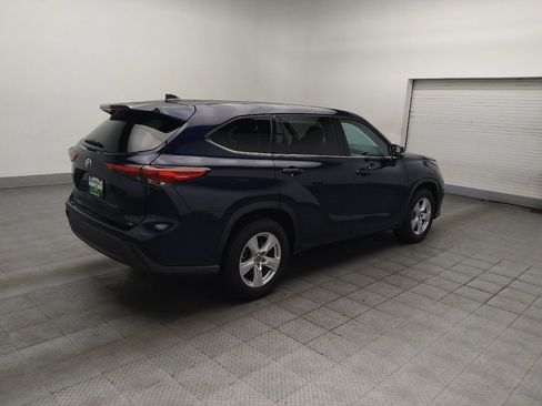 Used 2021 Toyota Highlander LE FWD image 10