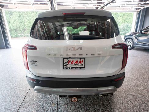 Used 2022 Kia Telluride SX w/ SX Prestige Package AWD/4WD image 3