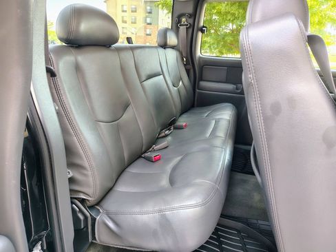 Used 2004 Chevrolet Silverado 2500 LT w/ Skid Plate Package AWD/4WD image 18