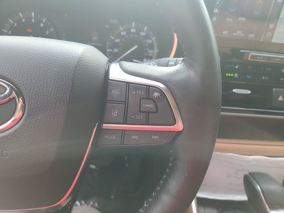 Used 2021 Toyota Highlander Platinum AWD/4WD image 19