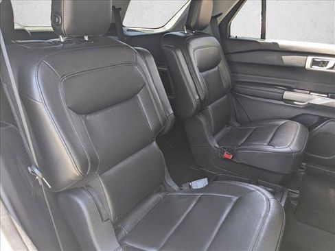 Used 2020 Ford Explorer XLT w/ Equipment Group 202A RWD image 21