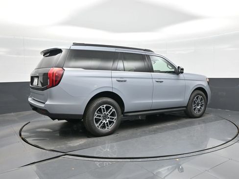 New 2026 Ford Expedition Active RWD image 10