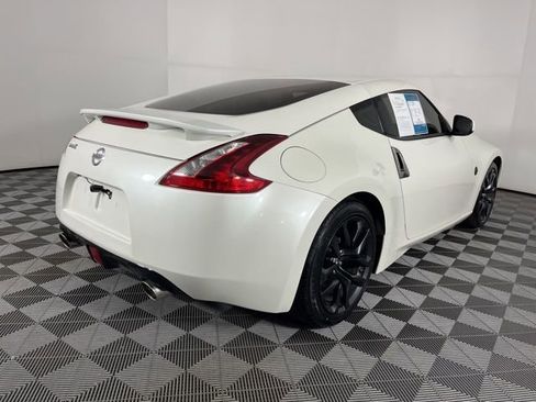 Used 2020 Nissan 370Z Coupe image 10