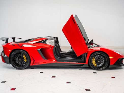 Used 2016 Lamborghini Aventador LP 750-4 Superveloce image 5