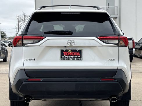 Used 2024 Toyota RAV4 XLE Premium image 5
