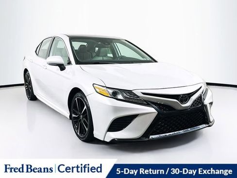 Used 2020 Toyota Camry XSE image 1