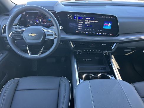 New 2026 Chevrolet Suburban Premier image 2