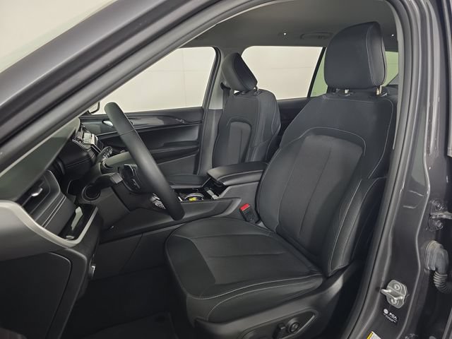 Used 2022 Jeep Grand Cherokee L Laredo w/ Luxury Tech Group I AWD/4WD image 23