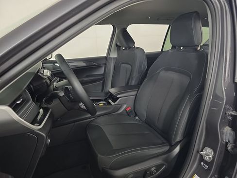 Used 2022 Jeep Grand Cherokee L Laredo w/ Luxury Tech Group I AWD/4WD image 23