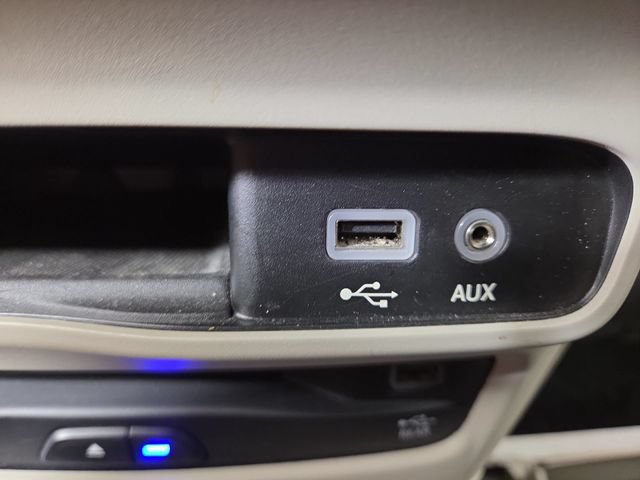 Used 2018 Chrysler Pacifica Touring-L Plus FWD image 24