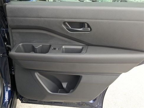 New 2025 Nissan Pathfinder SV w/ SV Premium Package image 36