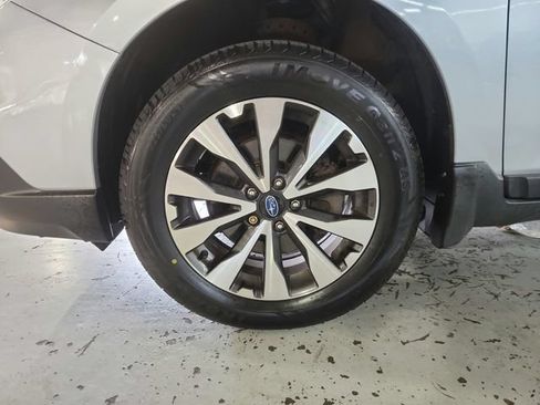 Used 2017 Subaru Outback 2.5i Limited AWD/4WD image 29