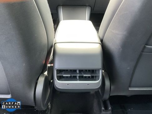 Used 2020 Tesla Model Y Long Range image 34
