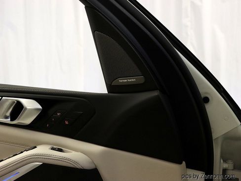 New 2026 BMW X5 xDrive50e w/ Executive Package image 28