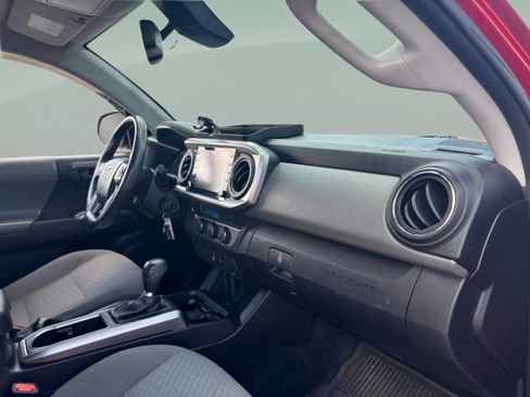 Used 2021 Toyota Tacoma SR5 RWD image 30