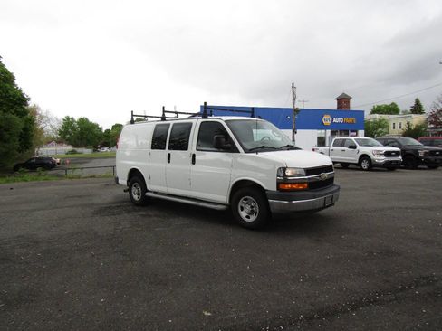 Used 2020 Chevrolet Express 2500 w/ Driver Convenience Package RWD image 8